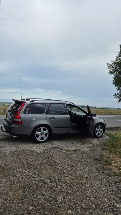 Vând Volvo v50 2.0d