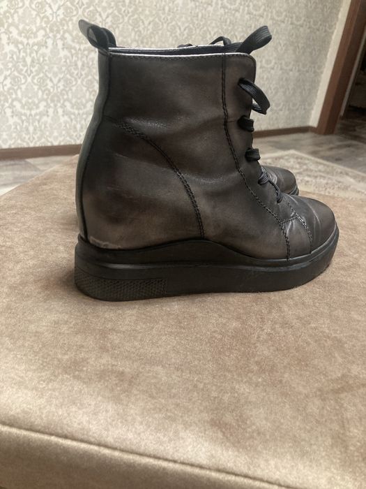 Сапоги демисезонные. Размер 36-37
