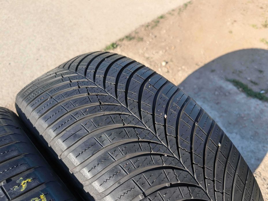 225/55 R17 • All Season • Goodyear Vector 4Seasons Gen 3 101W | 4 buc | DOT 2022-2024 | Pret/buc