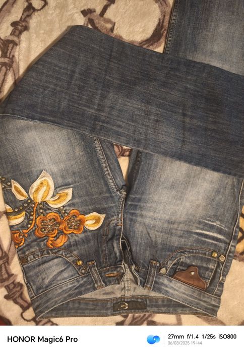 Маркови дамски дънки