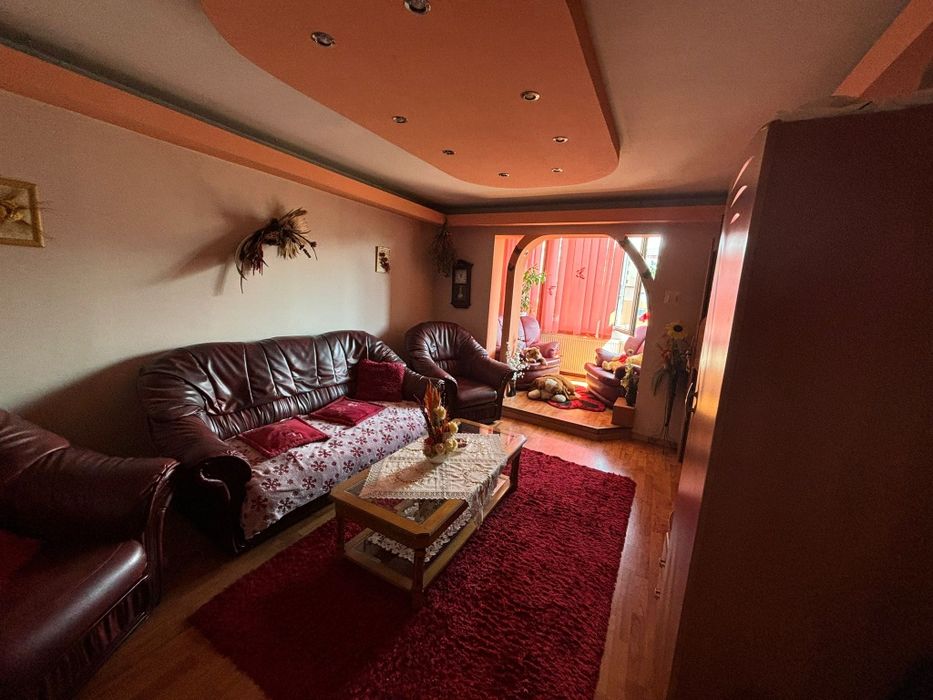 Vand apartament 3 camere