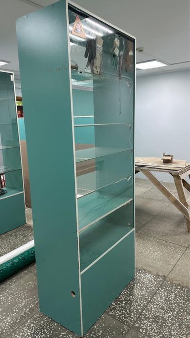 Витрины из ДСП и стекла