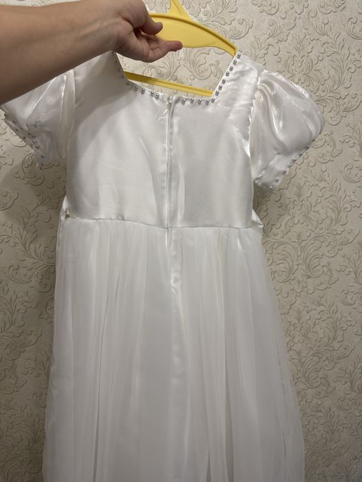 Платье. Белое платье для девочки
