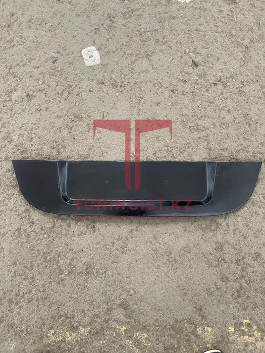 Бленда подномерник на BMW e60 5 series