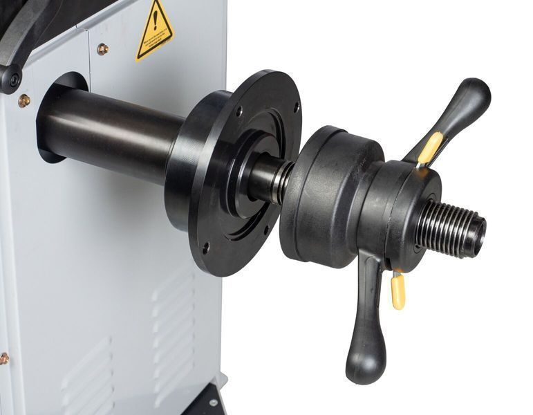 Полуавтоматична машина за балансиране на автомобилни гуми 24" invento