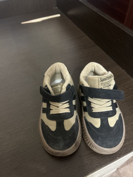 Кроссовки детские