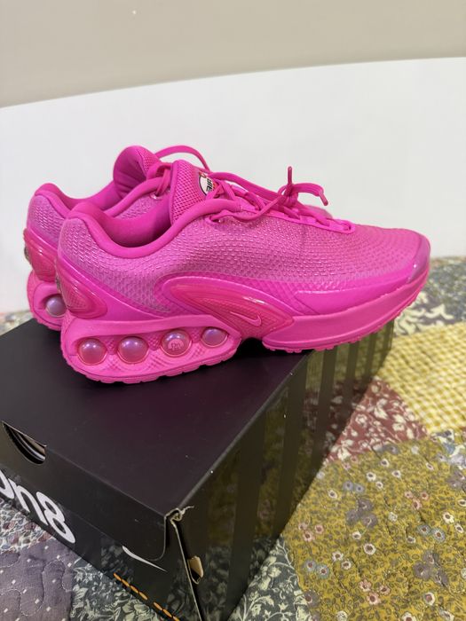 Продавам Nike Dn