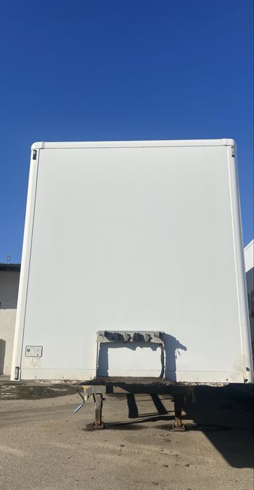 Semiremorca Box 2 axe 2005 Spier SGL290