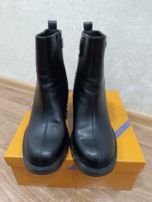 Женские кожаные полусапожки