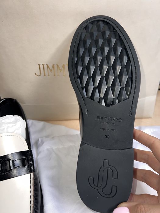 Jimmy Choo flats NOI