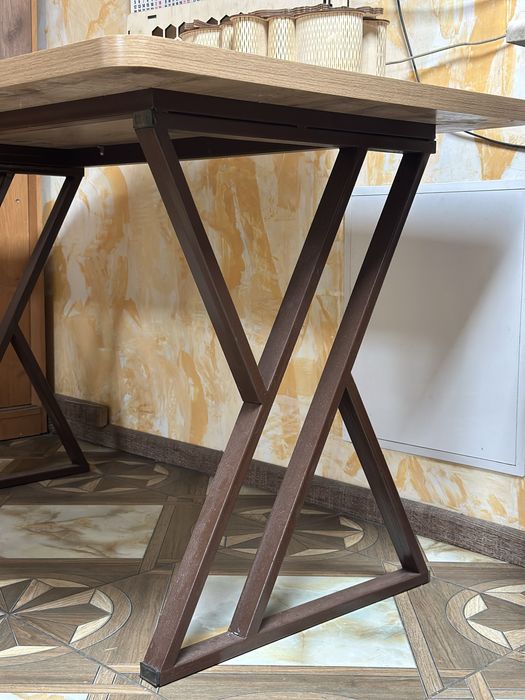 Стол в стиле лофт