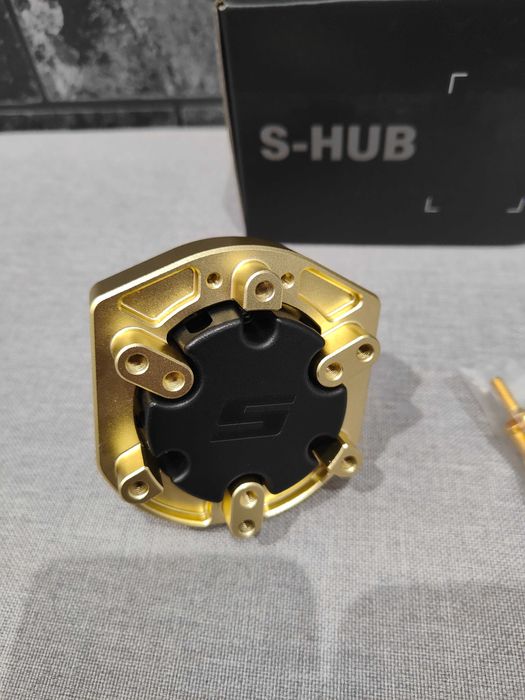Simube Podium Hub pentru Fanatec