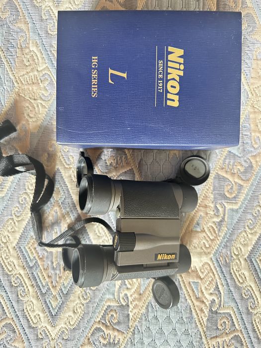 Бинокль Nikon High Grade HG L 10x25 DCF