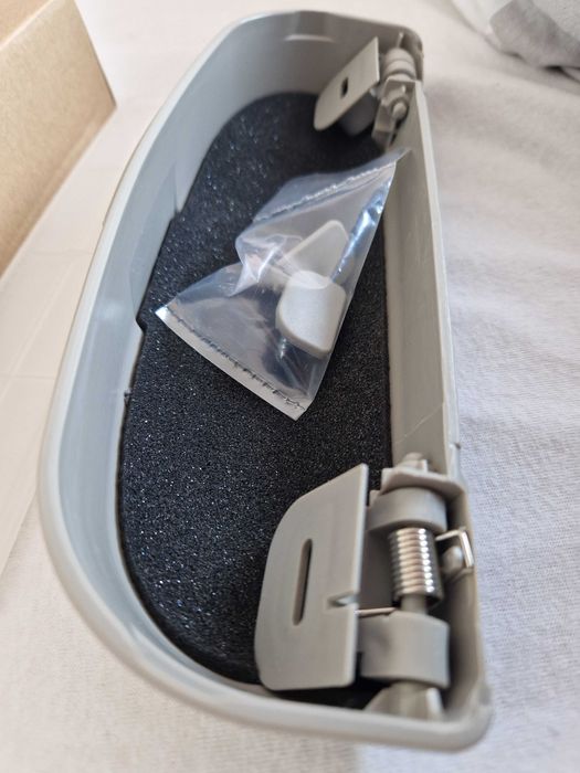 Авто кутия за очила, монтаж на ръкохватка