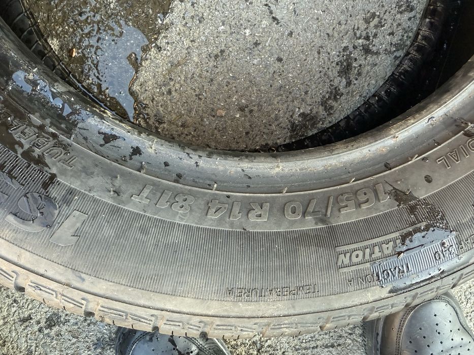 Vand 2 cauciucuri 165/70/14