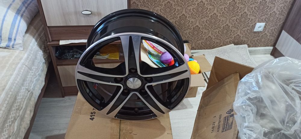 Диски на авто на R 15