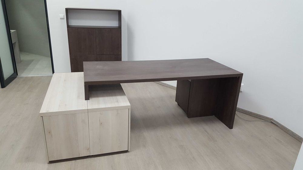 Mobilia la comanda din pal melaminat .