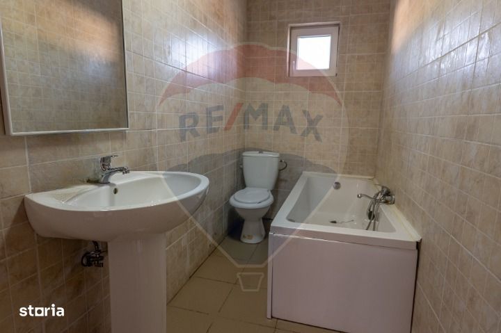 Spațiu comercial de 560mp de vânzare