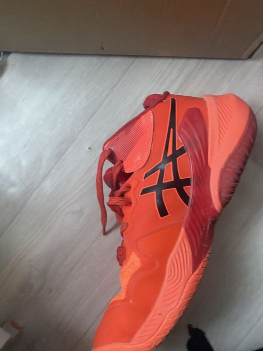 Асикс токио красные