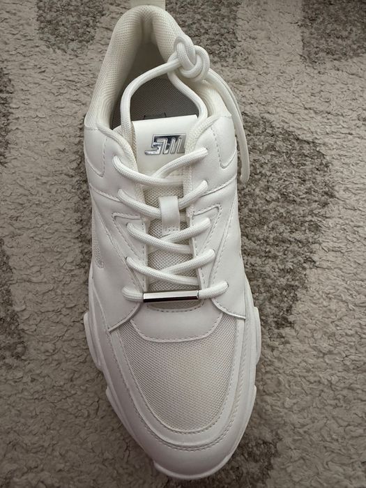Steve Madden Progressive WHITE 39