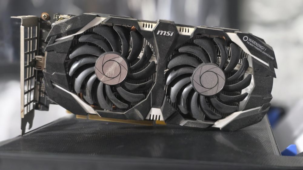 12 броя видео карти P106-100 Miner