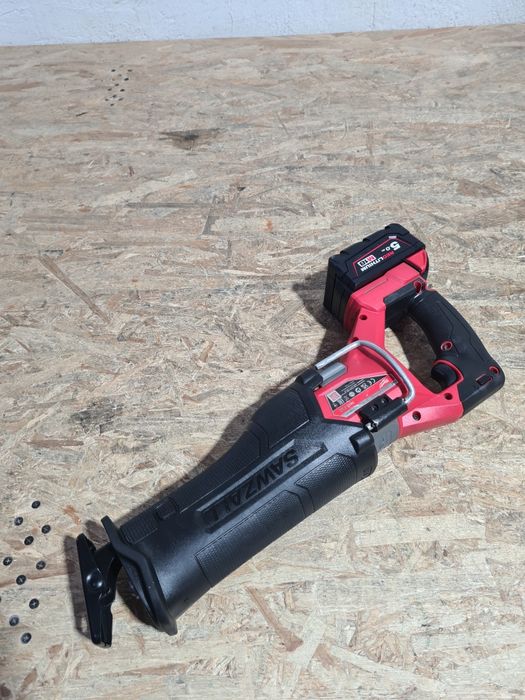 Fierastrau sabie vulpe Milwaukee M18 FSZ  impecabil