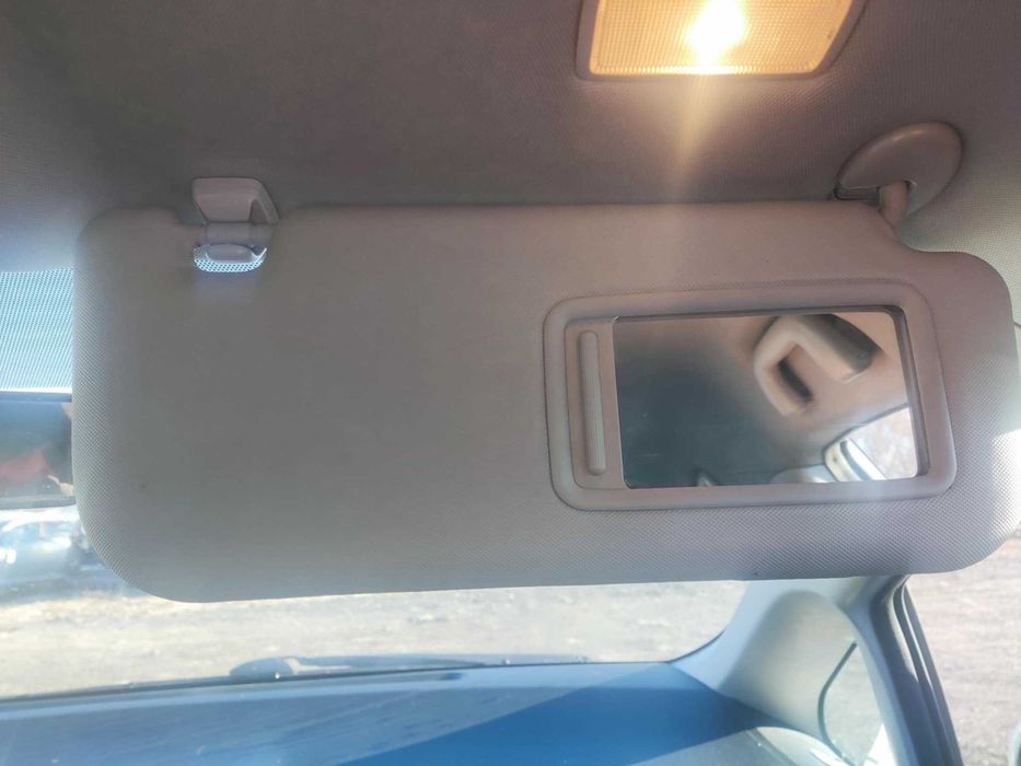 Сенници за Toyota Auris 2006-2012г