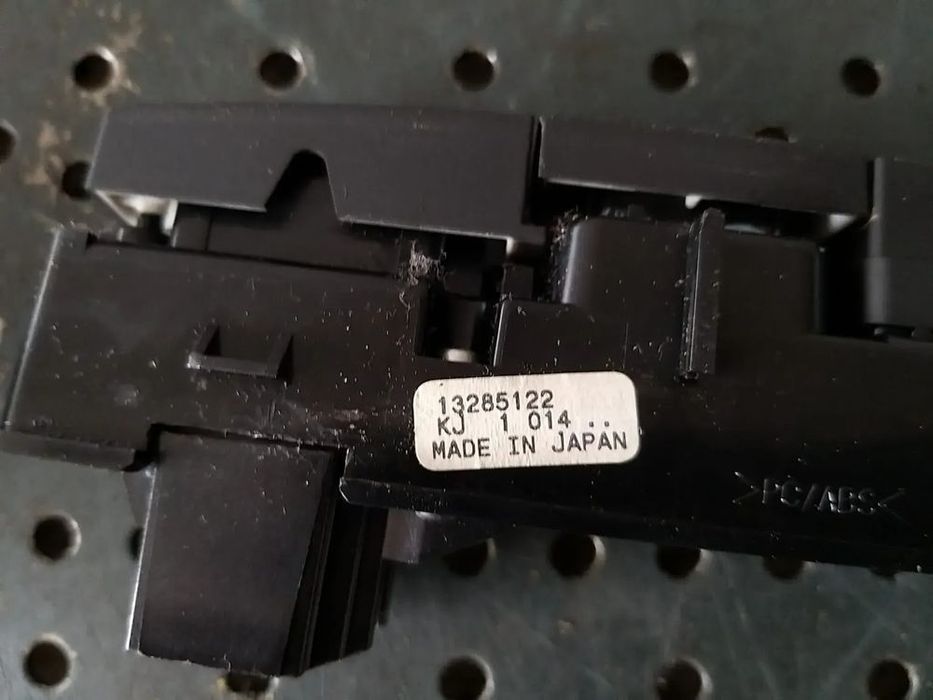 Bloc butoane avarii blocare usi opel astra j 13285122