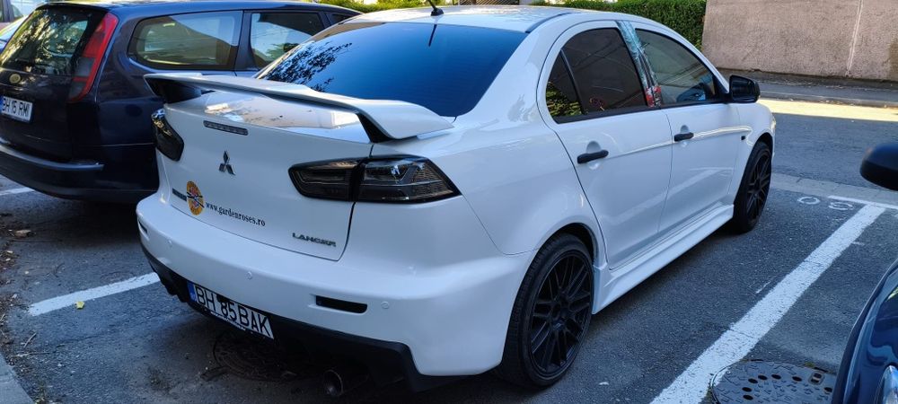 Mitsubishi Lancer X – EVO Style – 1.6 Benzină, 2011 – Alb/Negru – O bi