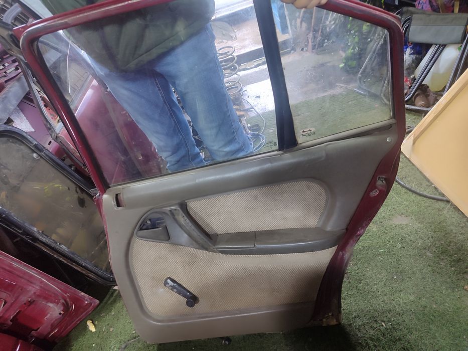 Продам капот, багажник,двери на Опель