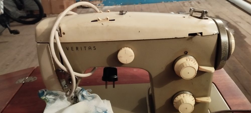 Швейная машинка Б/У