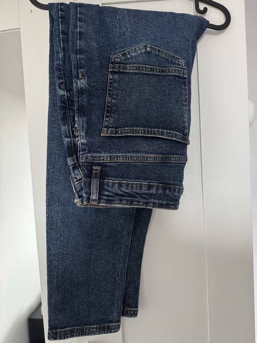 Blugi noi reserved denim