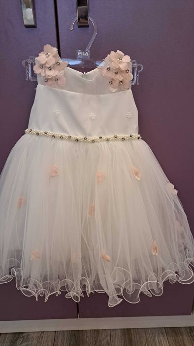 Чисто нова детска рокличка