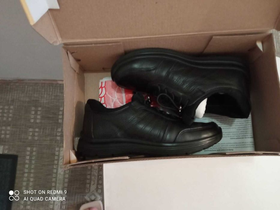 Продам кожаную обувь для мальчика.