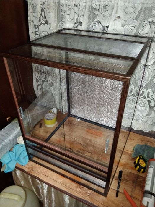 Террариумы и аквариумы