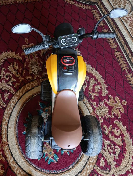 Detskiy motatsikl sotiladi 
Aybi yoq. Tekshir