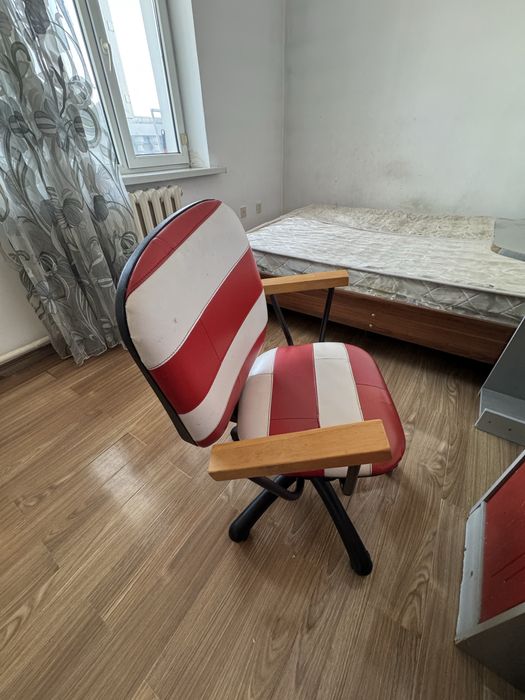 Продам детскую гарнитуру