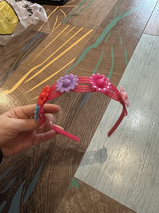 продават се диадеми (кариолки) за деца