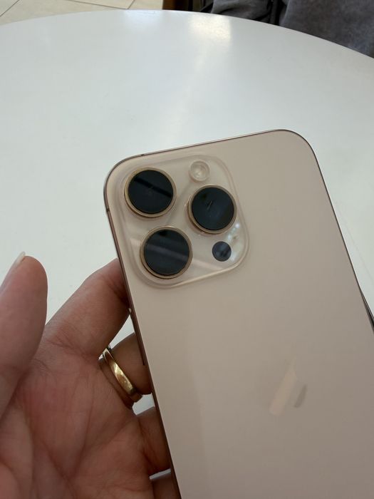 Продам iPhone 16 Pro Max 256 ГБ