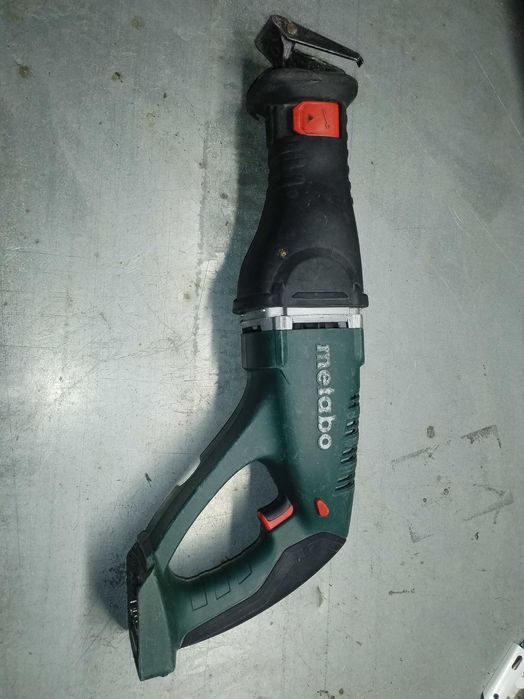 Акумулаторен саблен трион Метабо ASE 18 LTX