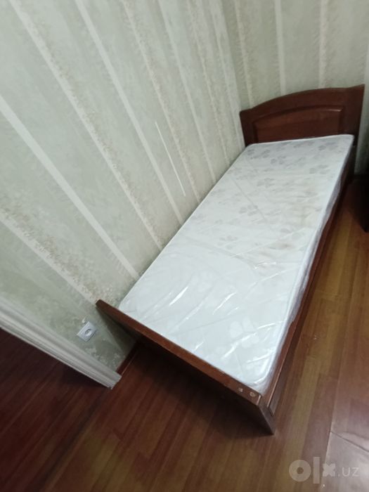 Продаетса матрас в хорошем состоянии почти новый