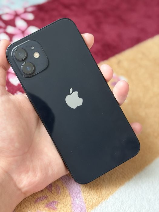 Айфон 12 в хорошем сост!