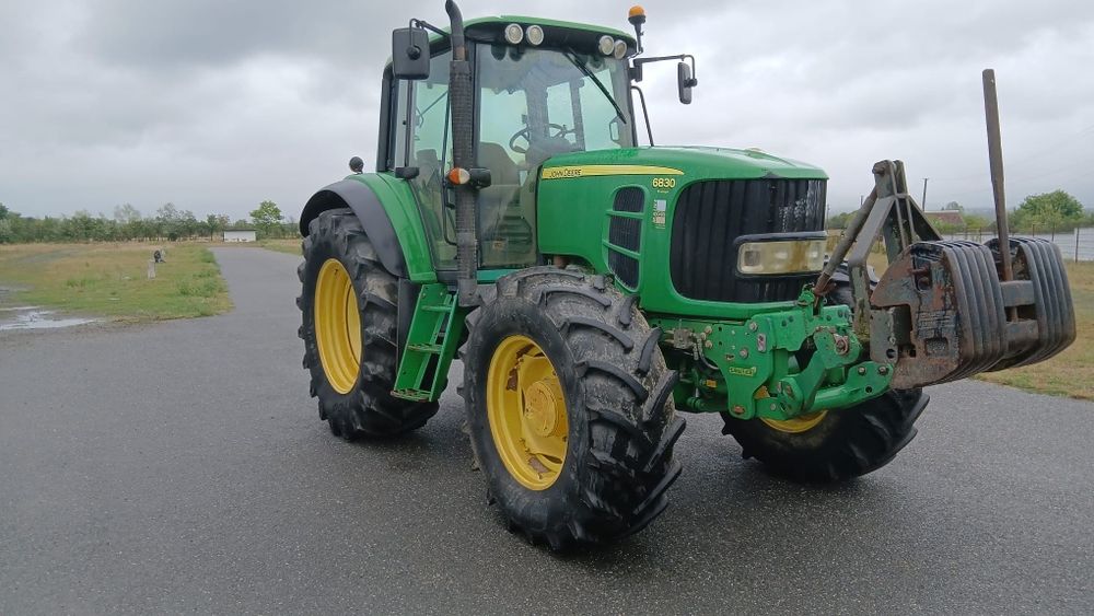 Tractor John  Deer 6830 Premium anul 2010