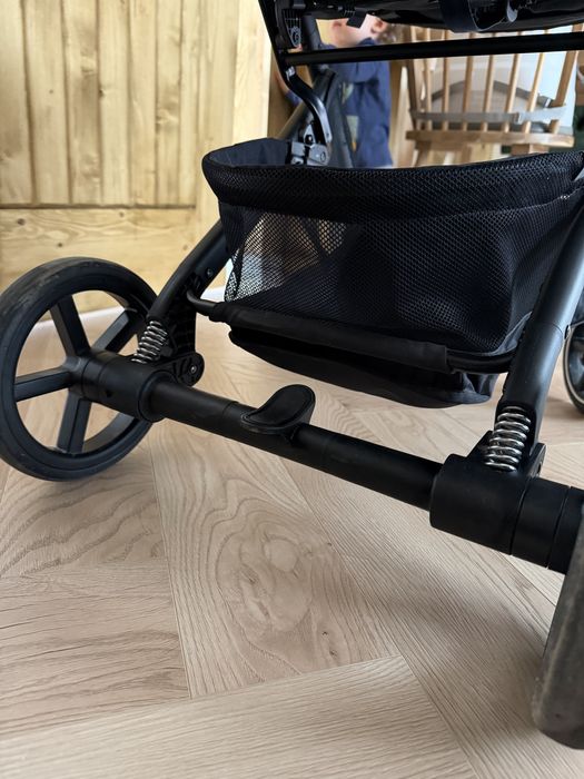 Vand carucior Cybex Gold Beezy dark blue.