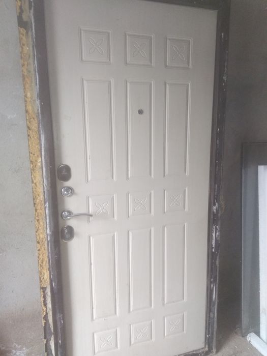 Сырткы темир есик сатылады