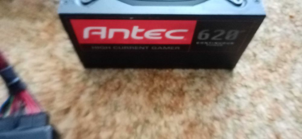 Продавам захранване antec 620w