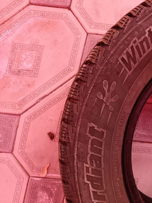 Шины на Cobalt на липучке без шипов в идеальном состоянии