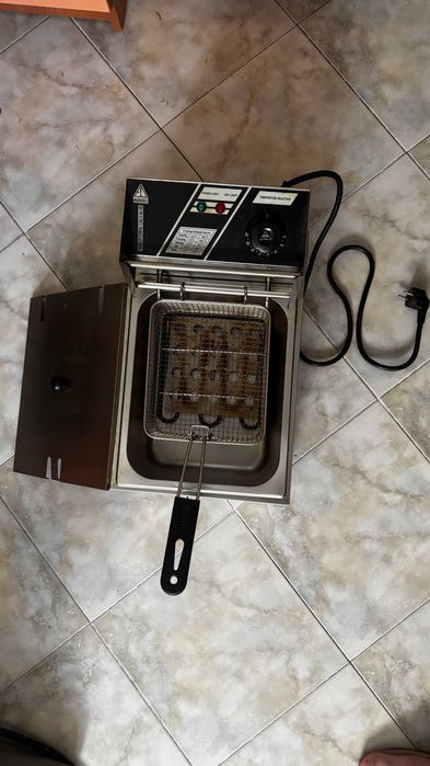 Професионален фритюрник 6L / 2500W - неръждаема стомана