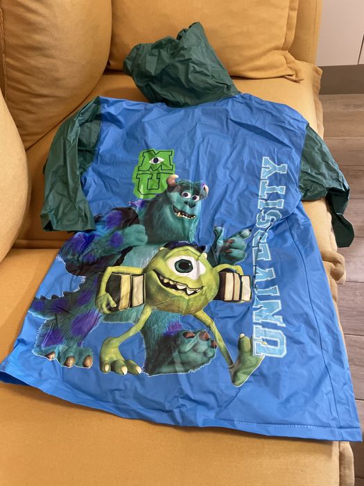 Дъждобран, риза и дънки за момче