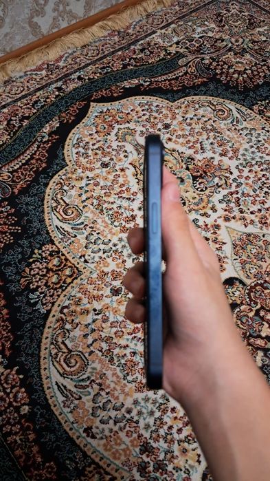 iPhone 13 синий цвет